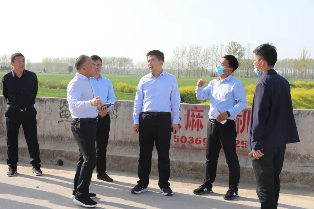 平舆县委常委、常务副县长代元辉调研指导水污染防治工作