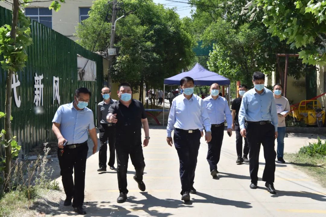 平舆县委副书记、县长刘飞检查指导全员核酸检测工作