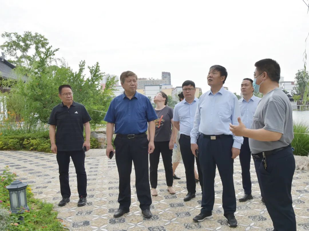 中原专家及伊川县领导到平舆县调研林业和畜牧业工作