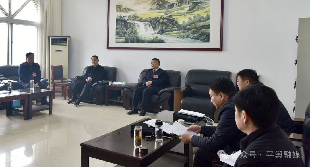平舆县各代表团代表热议人大工作报告和法检两院工作报告
