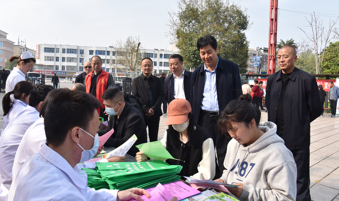 平舆县开展第36个爱国卫生月主题宣传活动