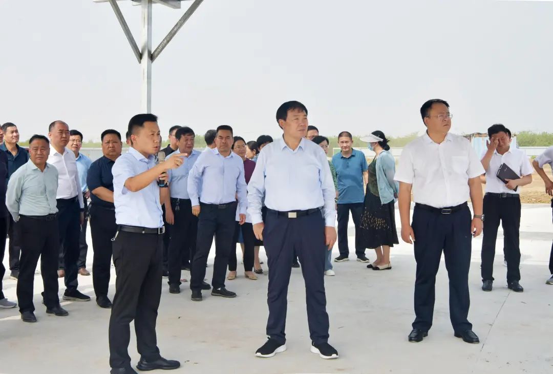 平舆县领导就重点项目建设进行现场办公